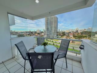 Apto Captain Breaton - 0