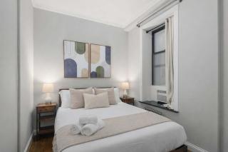 Chic NYC Retreat by Central Park - 2