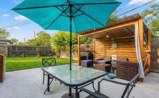2BR Chateau with Outdoor BBQ in Corpus Christi - 8