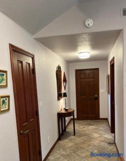 Myrtle Cottage Guest House in West Salem - 1