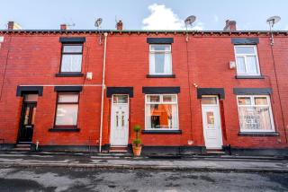 Westfield House, 2BR Sleeps 6, Oldham - 6