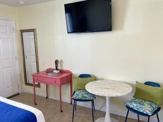 Beachgate Condo Suites and Hotel 436 condo - 9