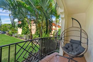 The Palms - Poolside Escape near the Esplanade & CBD - 7