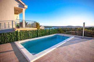 Apartments with swimming pool Milna - Brac - 24929 - 1