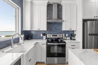 Designer Waterfront Oasis Modern SPI Unit 401 - 8