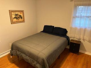 Quiet & Cozy home in Green Bay - 3