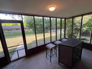 Quiet & Cozy home in Green Bay - 6