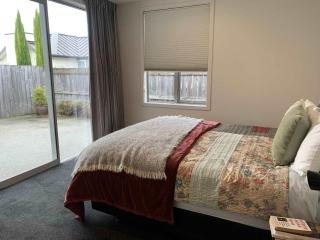 Retreat on Warren - 5