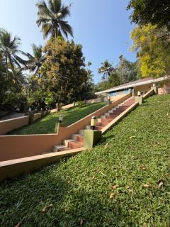 Fab - Bamboo Hut with Open Shower - 8