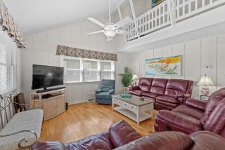 Channel-Front 4BR Home • Private Dock Fishing • Cherry Grove • TipSEA Turtle - 1