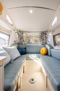 Glamperous Camper Couples Desert Stargazer with Night Ambiance - 4