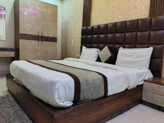 Hotel Naman and Banquets - 4