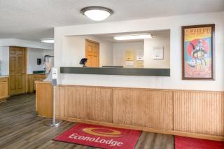 Econo Lodge Miles City I-94 - 1