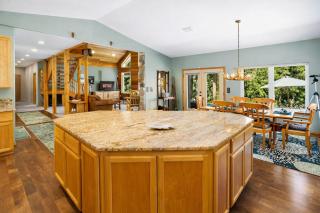 Riffle River Lodge by NW Comfy Cabins - 1