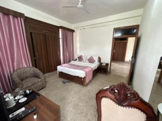 The Pana-Chee Inn - 0