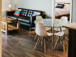 The Spot Pet Friendly Furnished 3 Bedrooms Rental in Winnipeg 116 - 1