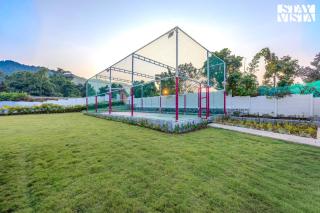 StayVista at Red Gable with Pool, Lawn - 8