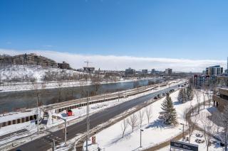 Cozy And Modern 2 Bedroom Along Bow River in Downtown - 6