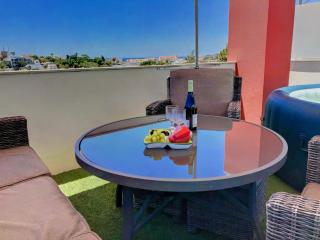 Apartment Beta - 2 Bedrooms, Private Rooftop Patio with Hot Tub, BBQ and View - 6
