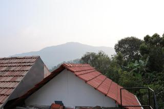 Angels Nest 3BR FF near Karlad Lake by Homeyhuts - 8