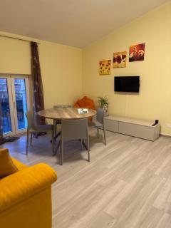 Apartment with Pool e Private Garage - Casa Holyvia Orange - 8