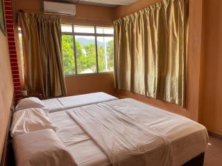 OYO 91284 White House Hotel Kluang - 2
