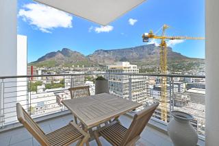 Naomi - Designer Penthouse in the Heart of Cape Town - 6