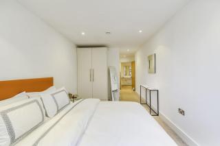 Elegant 2-Bedroom Apartment with Balcony - 4