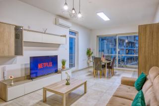 Stunning Apartments by Beyond Air, Sliema-Center! Near POOL! - 2