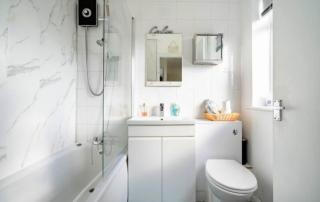 Spacious 2 Double Bedroom Property with Free Driveway Parking - 9