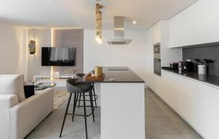 Stunning Contemporary 3-Bedroom Corner Apartment in the Idyllic Oasis 325, Estepona - 2