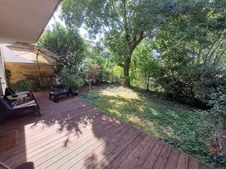 Cottage with terrace in lush greenery - 2