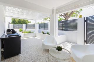 Joondanna House - 4 bed Executive Home - 7