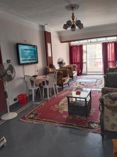 شقة للايجار ميامي شارع 45 - 2