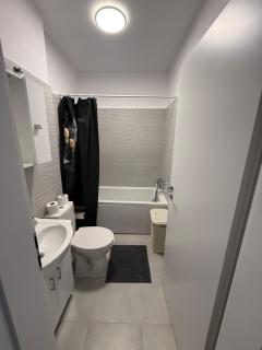 Urban Escape With Free Parking&Wi-Fi - 2