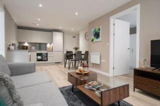 Richmond Row Apartments - Free On-Site Parking, WiFi & EV - 3