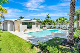 Hollywood Palms: Mins to beach, Pool, Spa, BBQ - 8