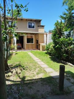 Apartamento duplex con jardín - 0