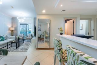 Prestigious 2BR with nice View of Marina Dubai - 4