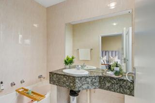 10Min from Sandton and Rosebank - 7