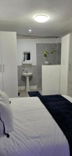 Golden Stay Guest House - 6