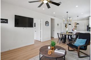 Minutes to Downtown: Spacious 4BR3BA Historic Gem - 4