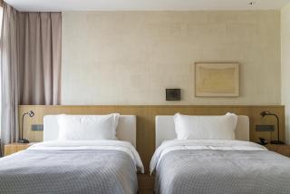 Revival Vista Hotel 解放碑洪崖洞夜景店 - 5