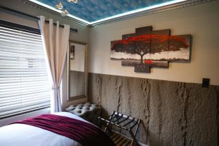 Air-Conditioned, Self-Catering Apartment with Heated Pool Near OR Tambo International Airport - 1