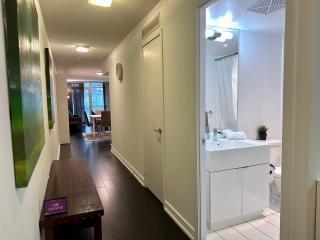 Spacious & Central 1 bdrm 2 real beds - 8