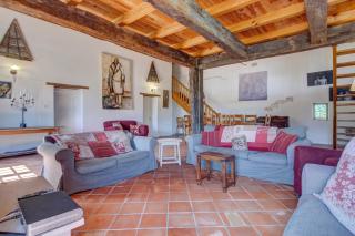 Large house with pool sleeping up to 10 people - 2