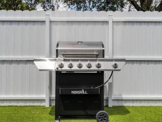 Large 4 bedroom Midtown Great Area - 3