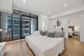 PinKey Residences 2BR West Franklin Apartment - 4