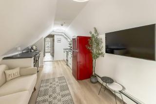 Harbor Haven, Apt #4 - 2BR/1BA - 1