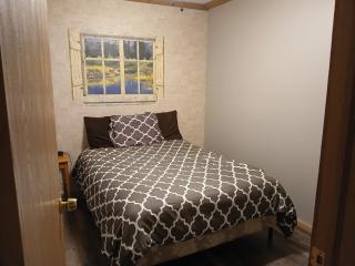 Timber Oaks 2-Home Country Retreat Pond & Hot Tub - 5